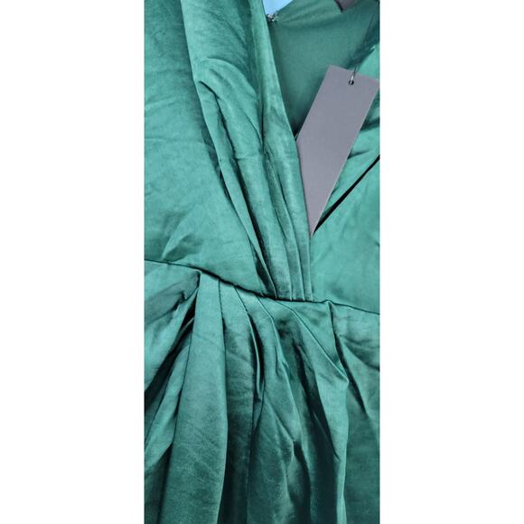 Perfect Refinement Emerald Satin Sleeveless Pleated Maxi Dress NWT Size X-Small - Picture 11 of 14